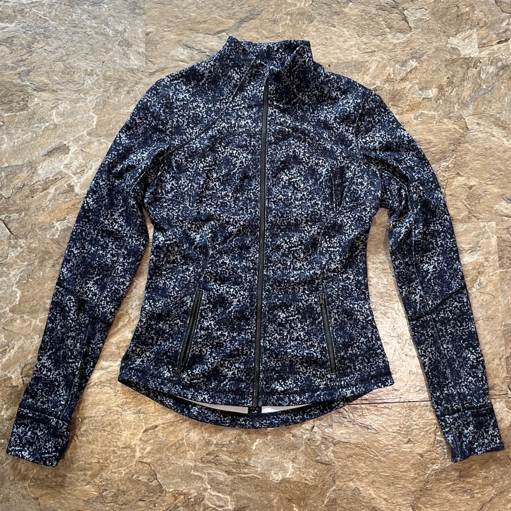 Lululemon jacket size 8